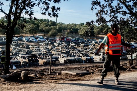 422 автомобиля сгорели дотла, пока их владельцы слушали музыку в Магадане &laquo; автомагадан