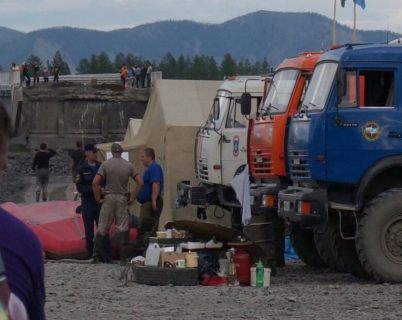 Движение через реку Эльги в Якутии восстановлено в Магадане &laquo; автомагадан