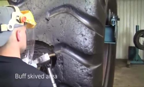 Ремонт огромной покрышки в Магадане &laquo; автомагадан